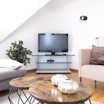 Cabinett 1876 3* 特里特海姆