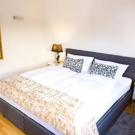 לינה וארוחת בוקר Cabinett 1876