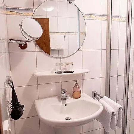 Cabinett 1876 3*